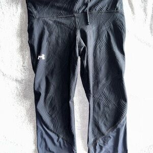 Under Armour black HeatGear cropped compression Leggings